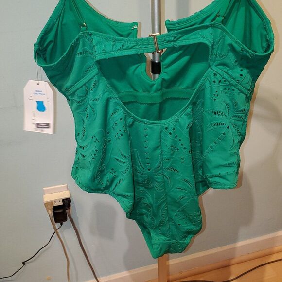NWT. Time & Tru. Green One Piece Swimsuit. XL, Women's Swim, Summer, Pool Beach - Picture 9 of 13